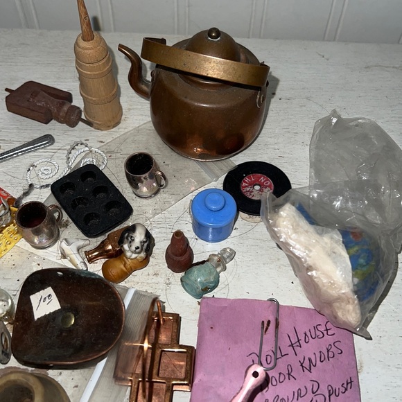 Large lot Antique Vintage dollhouse accessories - Picture 3 of 9